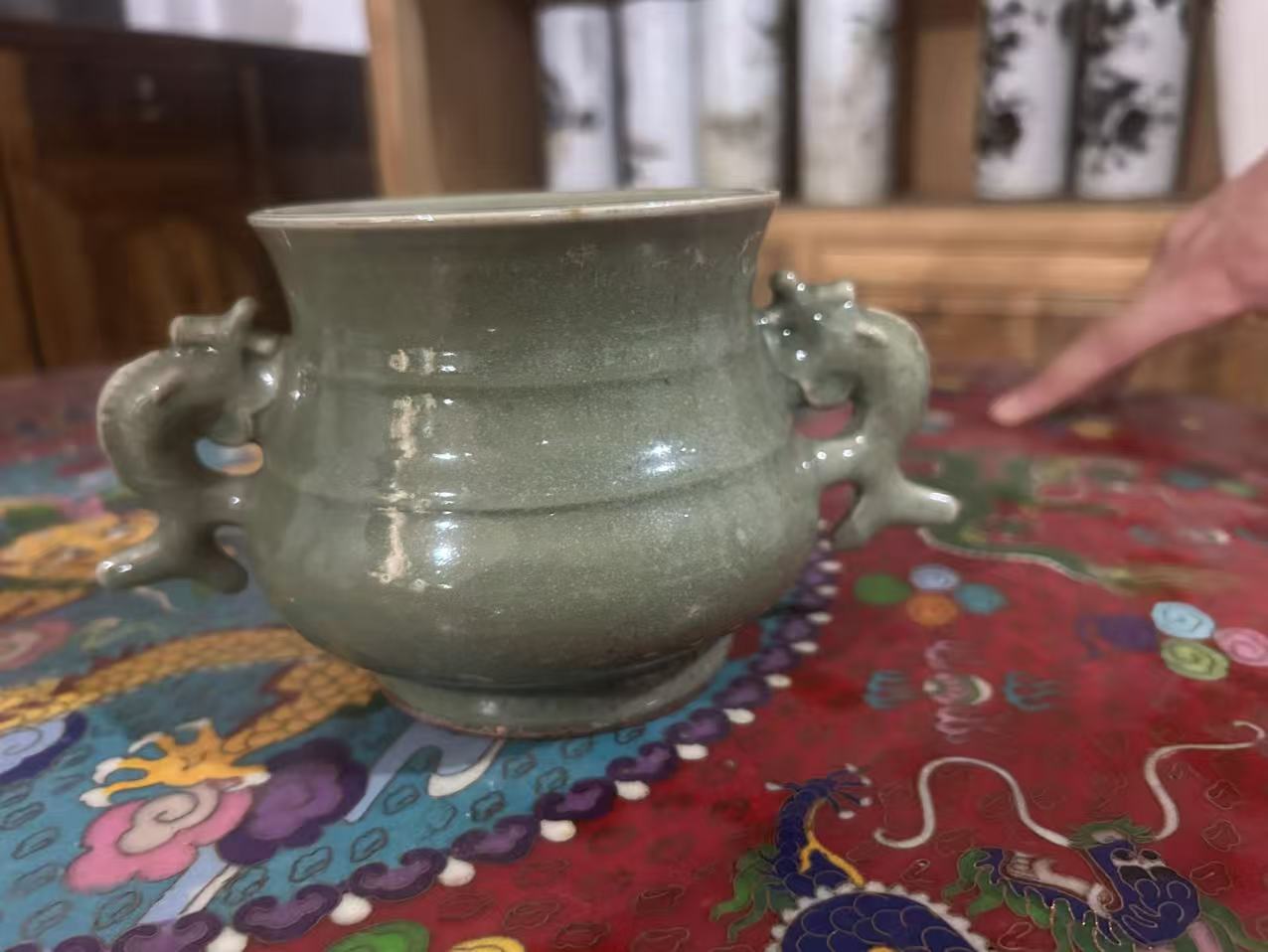 元龙泉窑青釉双龙耳炉 1