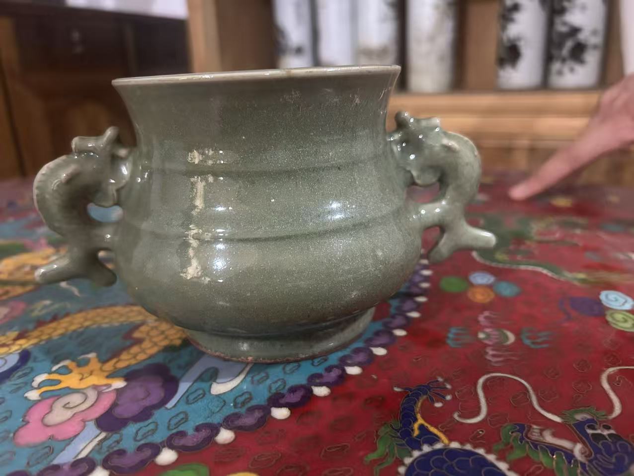 元龙泉窑青釉双龙耳炉 3