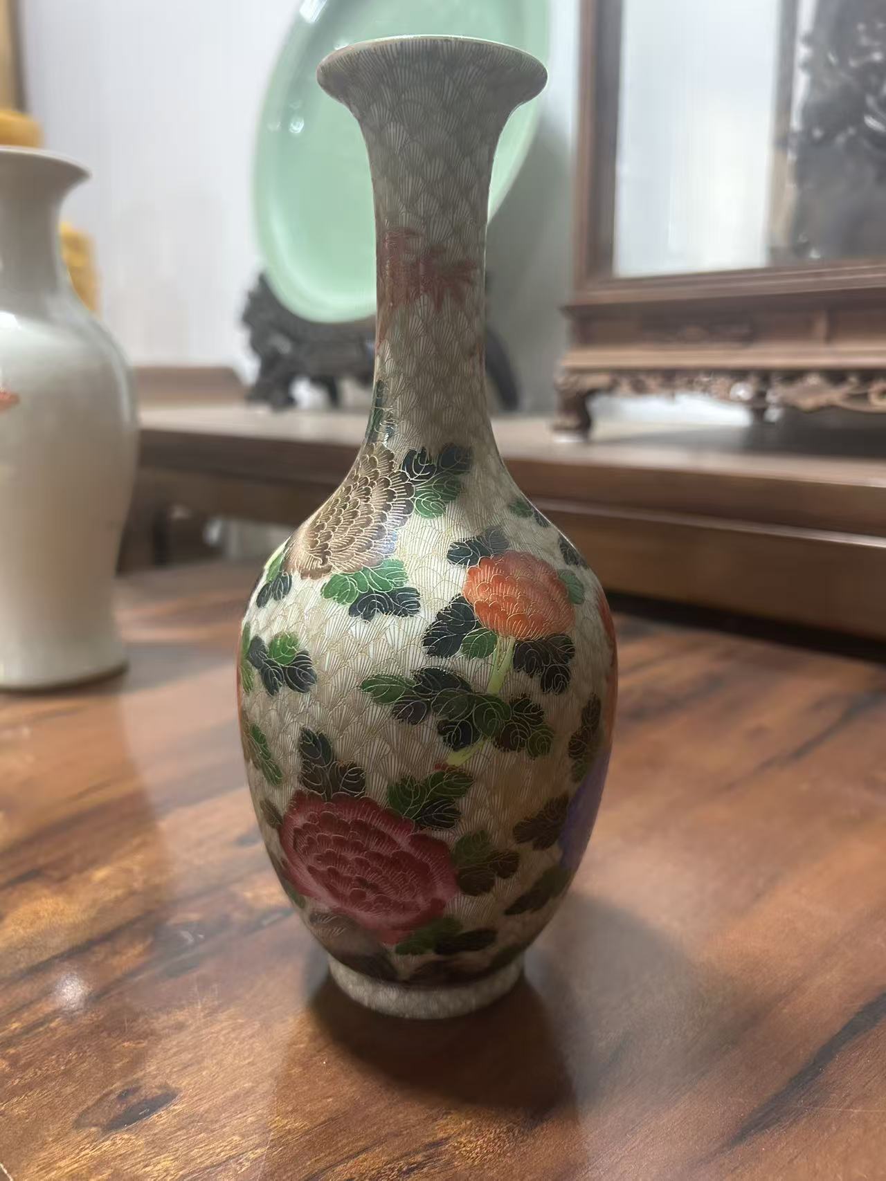 乾隆珐琅彩焰丝凤凰戏牡丹纹瓶 2