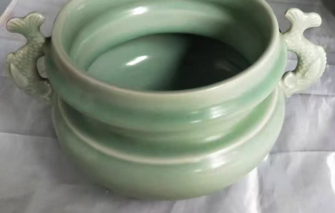 龙泉窑风格双鱼耳炉 9
