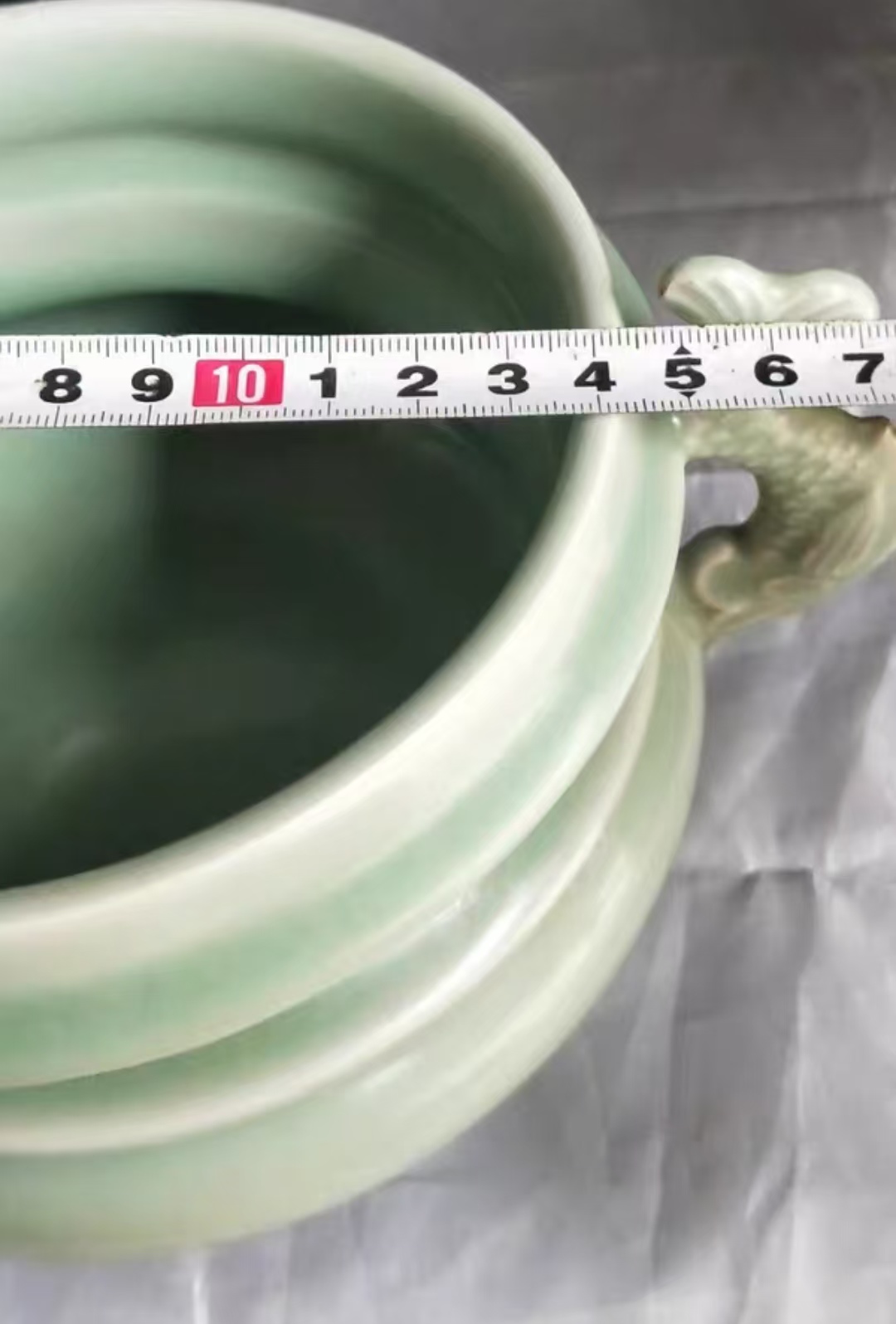 龙泉窑风格双鱼耳炉 2