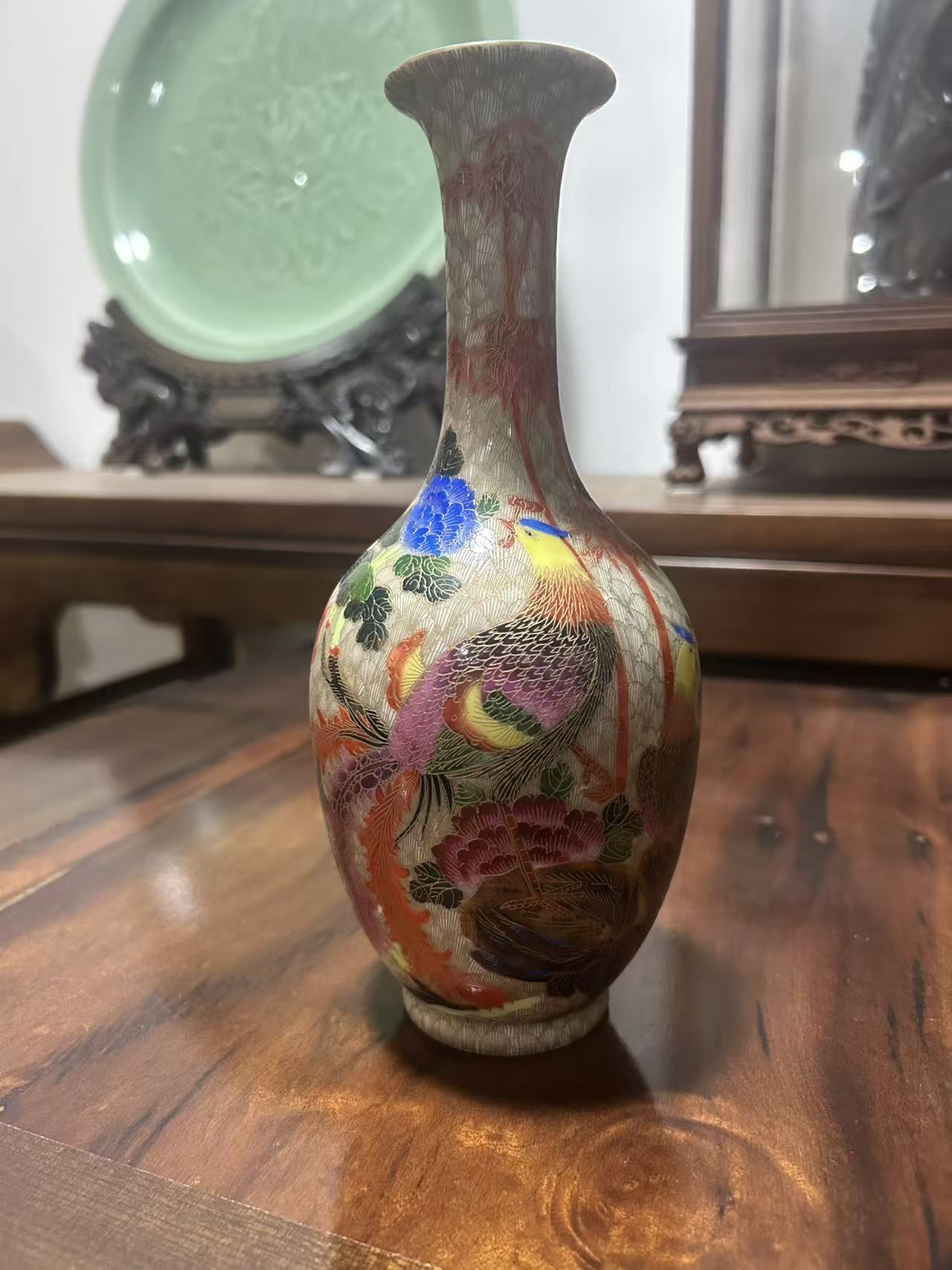 乾隆珐琅彩焰丝凤凰戏牡丹纹瓶 4