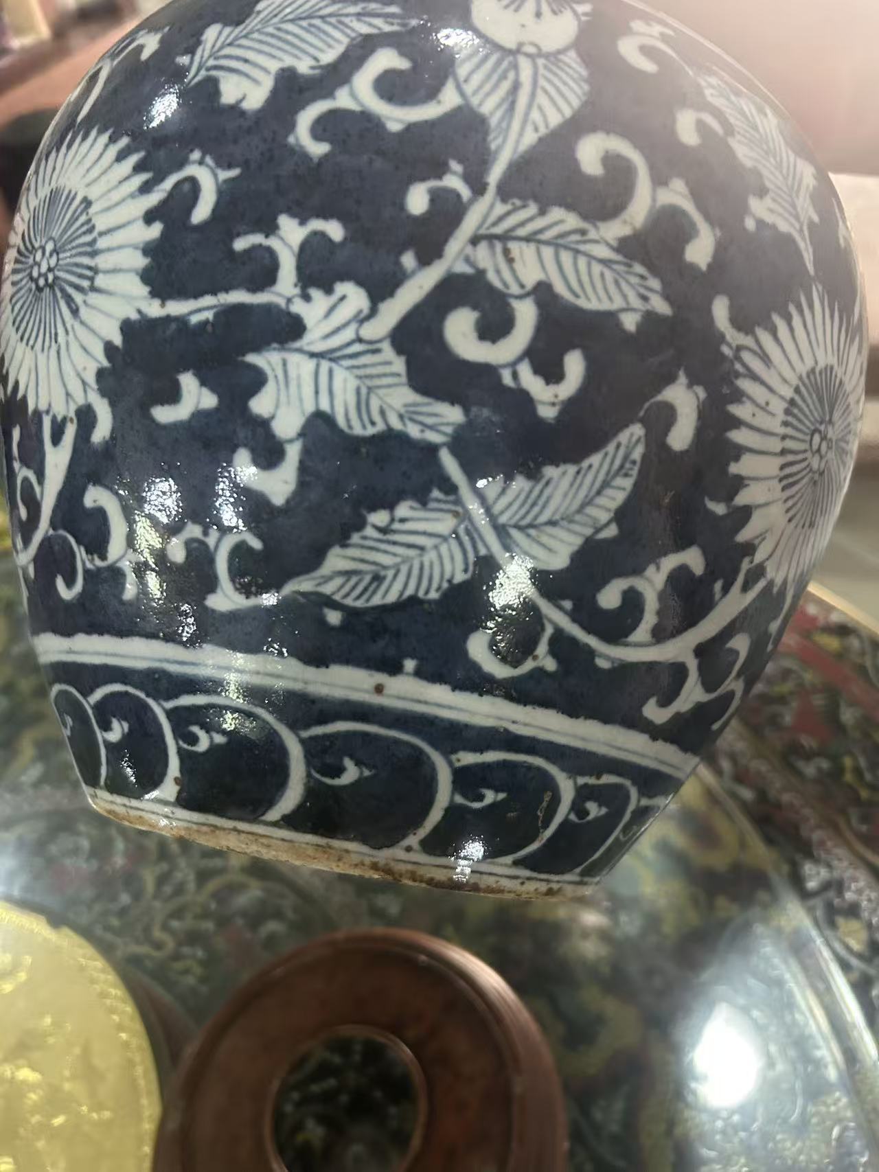 青花蓝地百缠枝菊纹罐 1