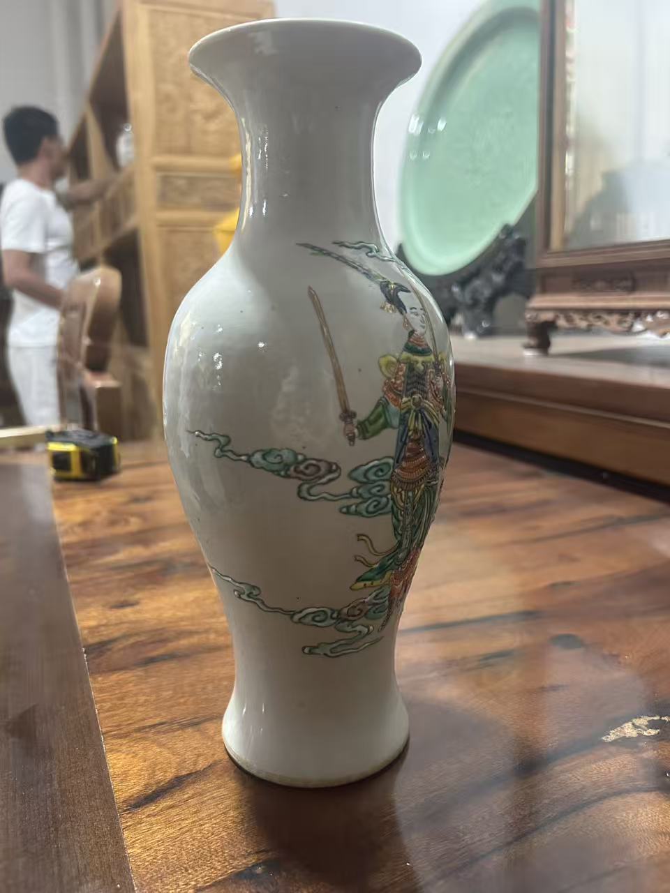 清粉彩刀马人物纹观音瓶 3