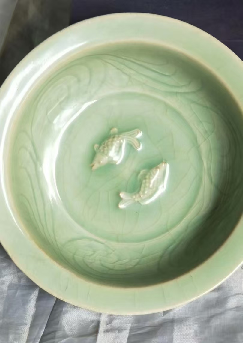 龙泉窑风格双鱼耳炉 6